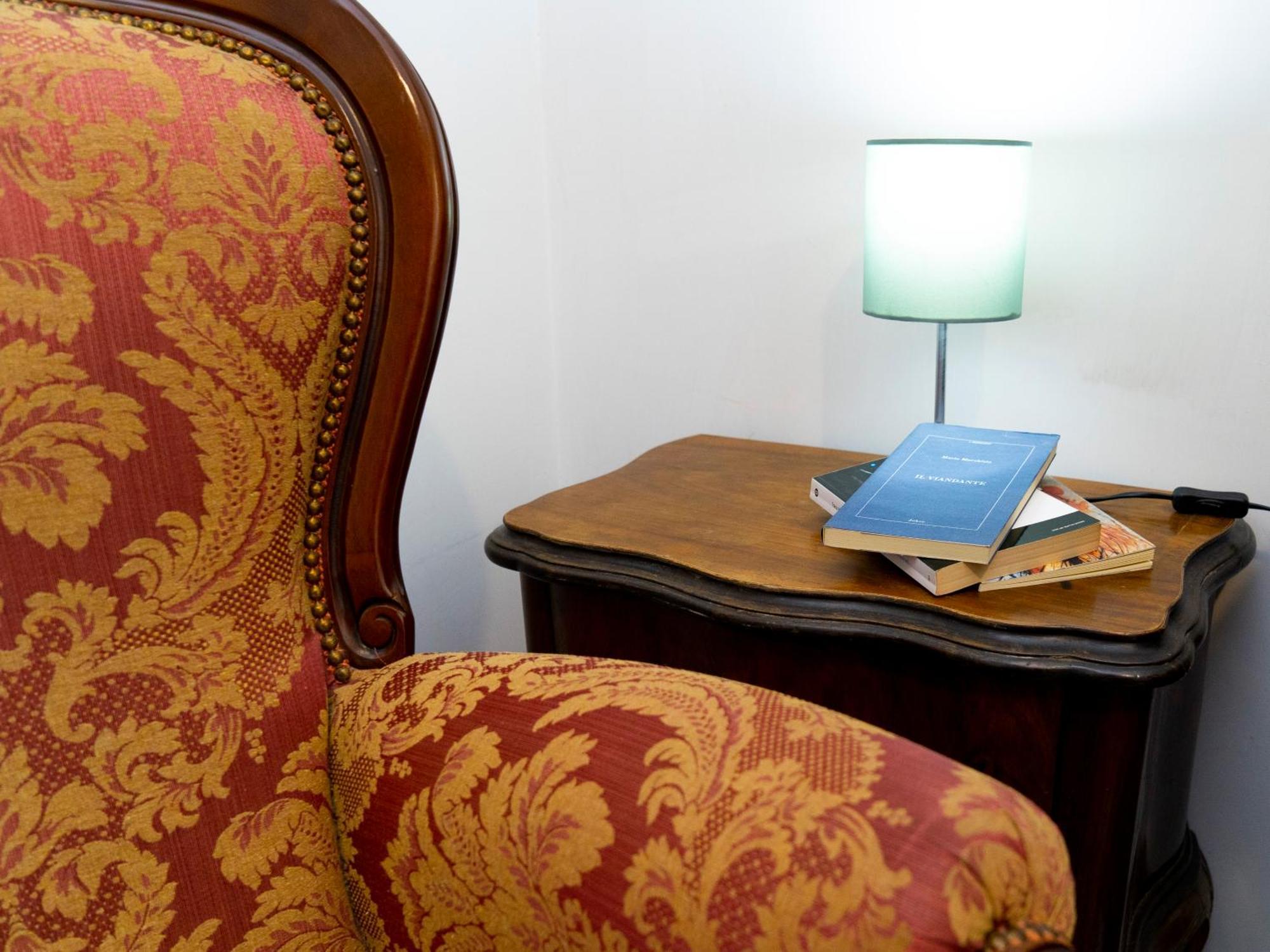 Salotto Piramide Bed & Breakfast Roma Exterior foto