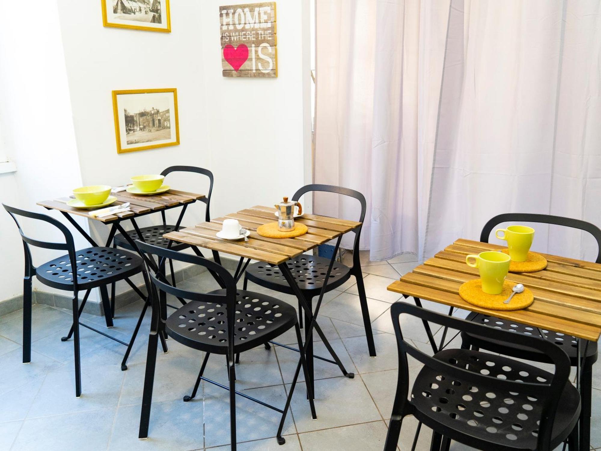 Salotto Piramide Bed & Breakfast Roma Exterior foto